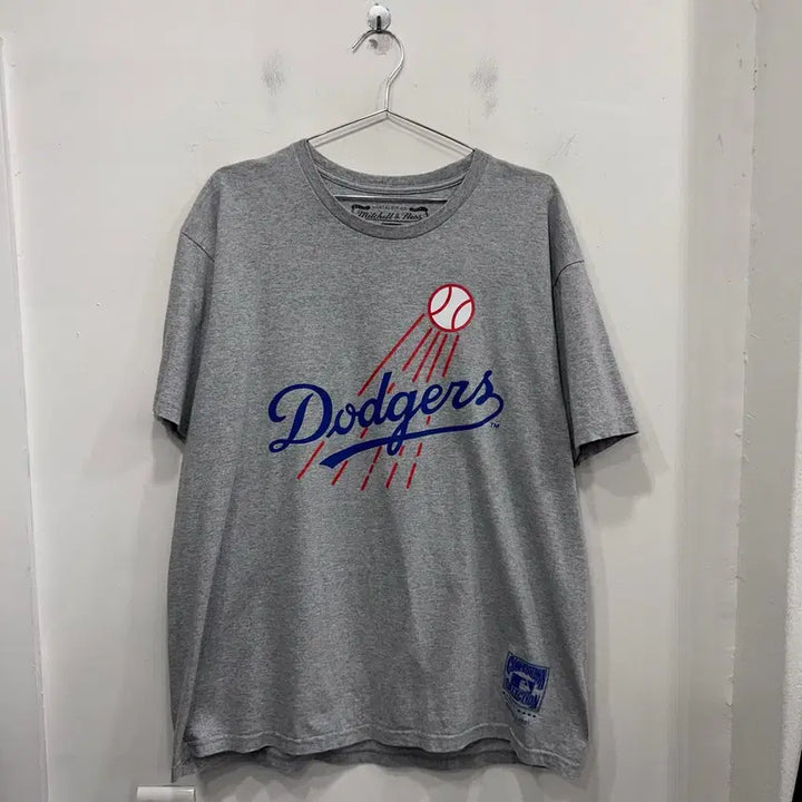 [BUNJANG] Mitchell &amp; Ness Vintage LA Dodgers Short Sleeve T-Shirt / Mitchell &amp; Ness 빈티지 LA 다저스 반팔티