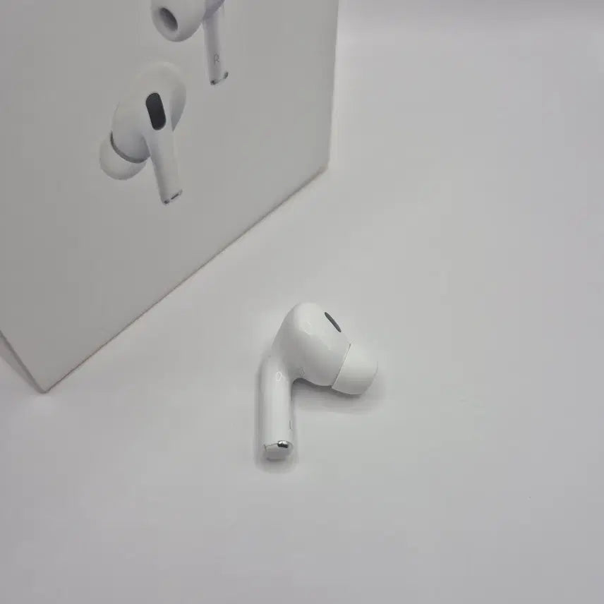 [BUNJANG] Apple AirPods Pro 2nd Generation Left Earbud (Lightning) / 에어팟 프로2 8핀 라이트닝 왼쪽 이어폰 단품/중고