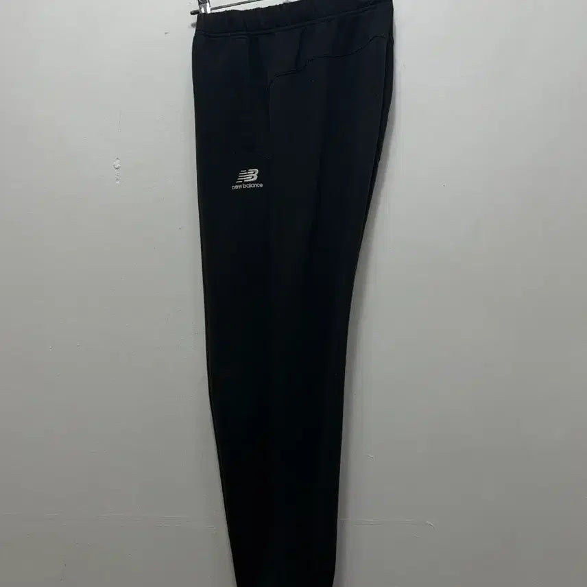[BUNJANG] New Balance Training Pants Black M / 뉴발란스 트레이닝 팬츠 블랙 M