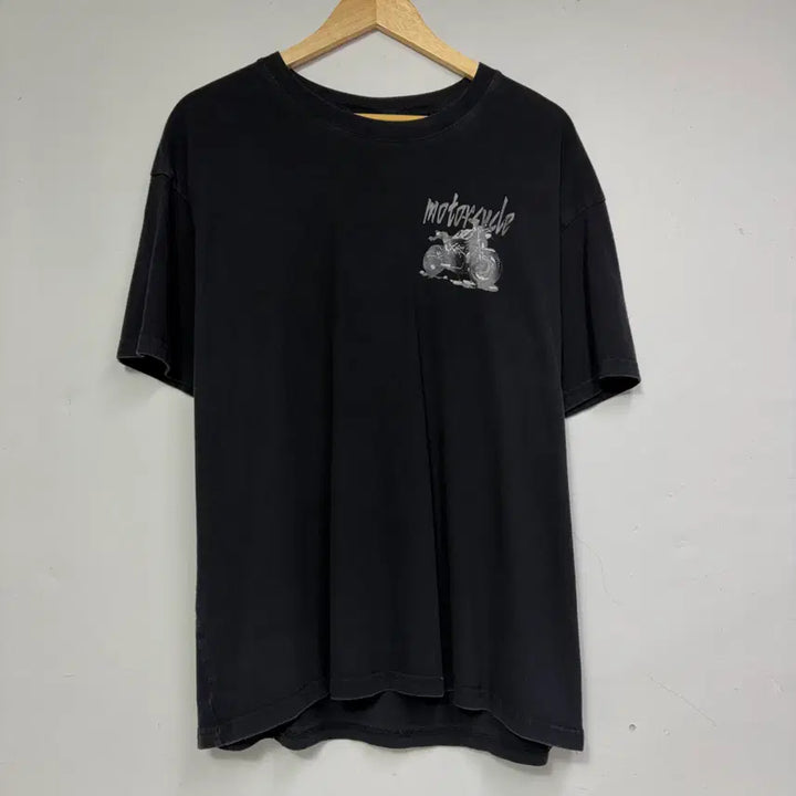 [BUNJANG] Motorcycle Graphic Black Short Sleeve T-Shirt / 모터사이클 그래픽 블랙 반팔 티셔츠