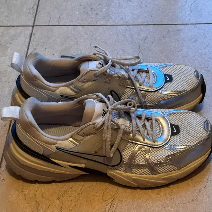 [BUNJANG] Nike V2K Run Silver / 나이키 v2k런 실버 300