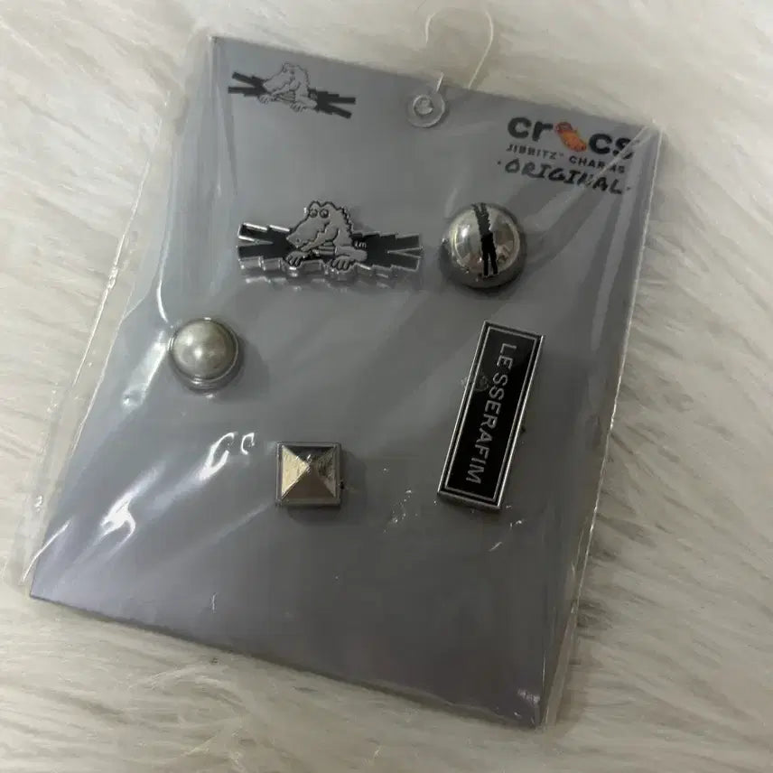 [SOLD OUT] 르세라핌 크록스 지비츠 세트