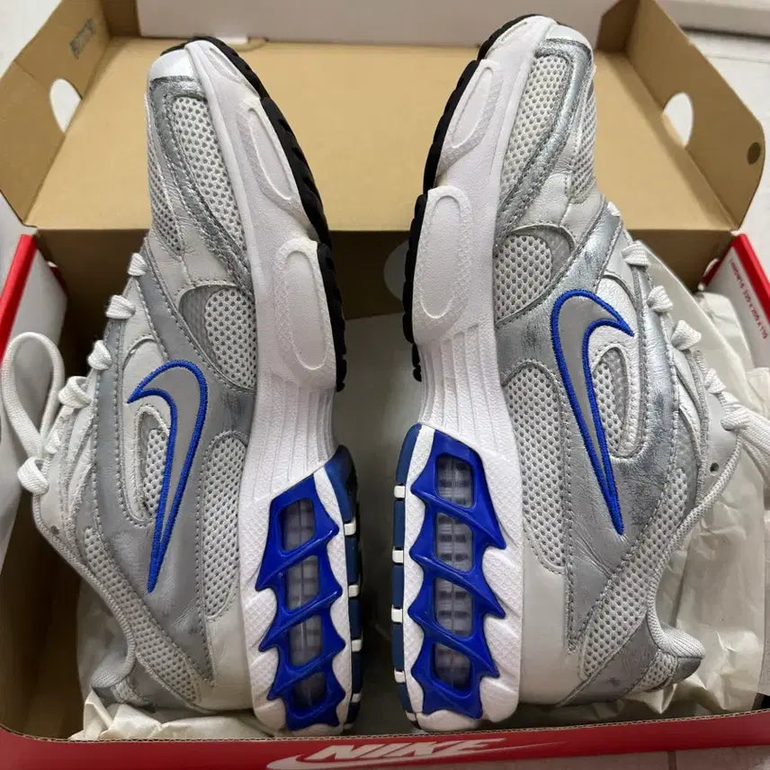 [BUNJANG] Nike Air Zoom Fire Silver Sneakers (240) / 나이키 운동화 에어 줌 파이어 실버 240