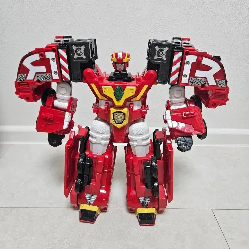 [BUNJANG] Hello Carbot Firetruck Daier Robot (Daier EX Parts) / 헬로카봇 파이어트럭 변신로봇 다이어 판매합니다 (다이어ex 파츠)