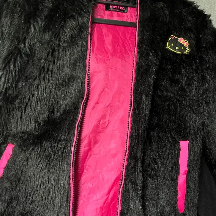 [BUNJANG] Vintage Gyaru Hello Kitty Faux Fur Jacket Black / 빈티지 갸루 헬로키티 퍼자켓 블랙 핑크