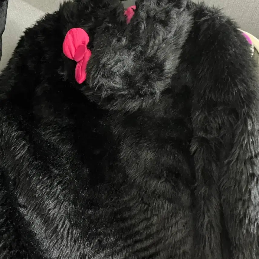 [BUNJANG] Vintage Gyaru Hello Kitty Faux Fur Jacket Black / 빈티지 갸루 헬로키티 퍼자켓 블랙 핑크