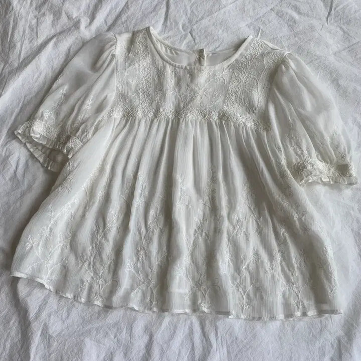 [BUNJANG] Zara Embroidered Blouse Ivory / zara 아이보리 자수 블라우스
