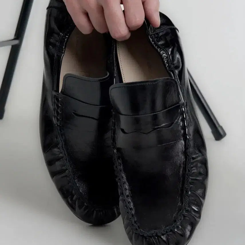 [BUNJANG] Lostgarden Pleated Banding Loafers Black / [44] 로스트가든 플리츠 밴딩로퍼 블랙