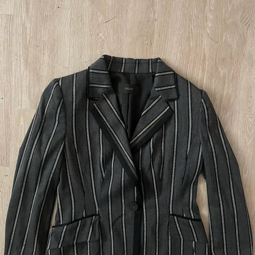 [BUNJANG] Jigott Striped Blazer Jacket (Size 55-66) / 지고트 스트라이프 블레이저 자켓 55-66