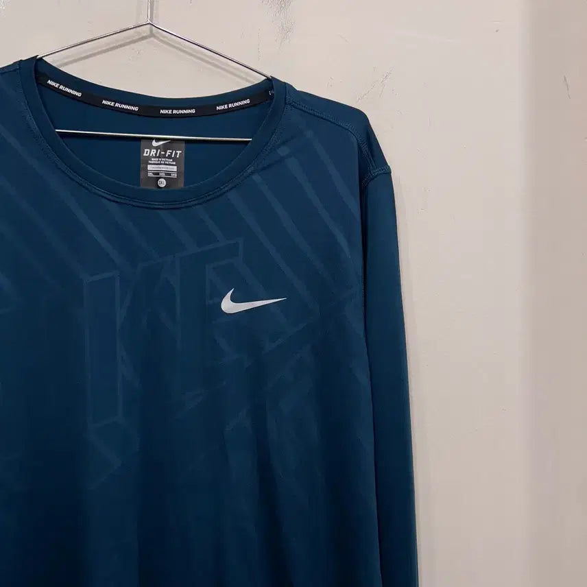 [BUNJANG] Nike Running Dri-FIT Performance Long Sleeve Shirt / 나이키 러닝 드라이 핏 기능성 롱슬리브