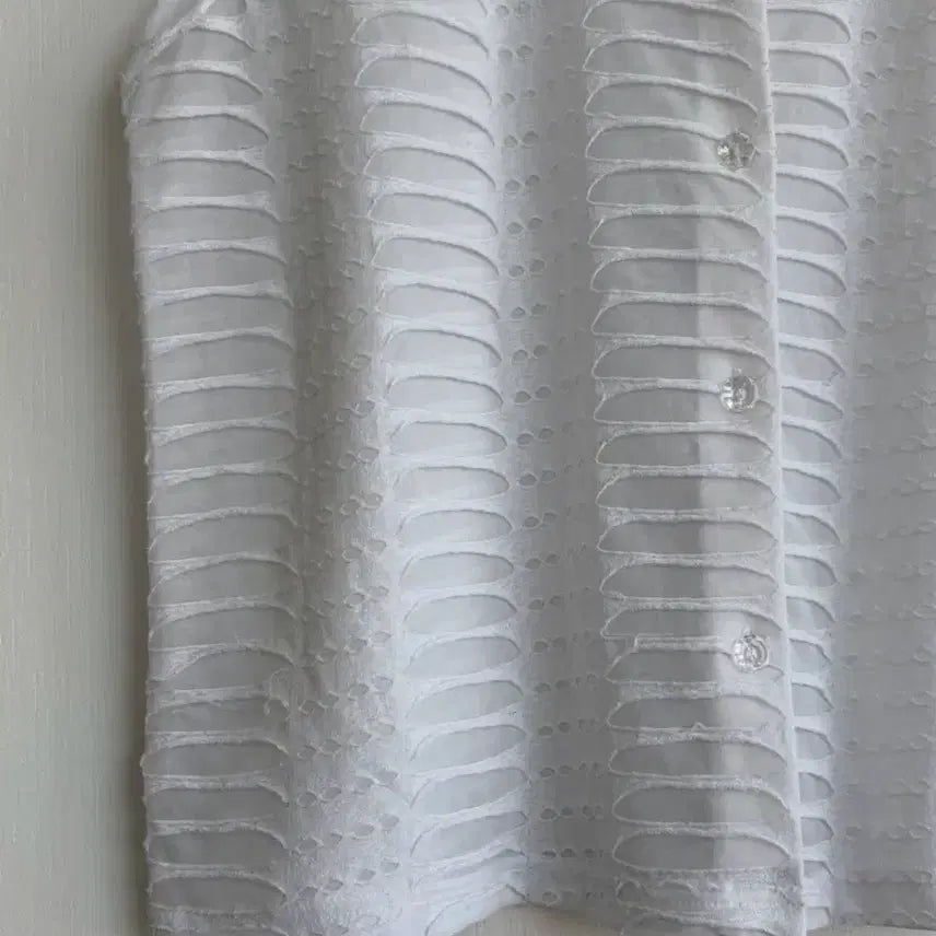 [BUNJANG] White Textured See-Through Vest / 화이트 텍스처 시스루 베스트