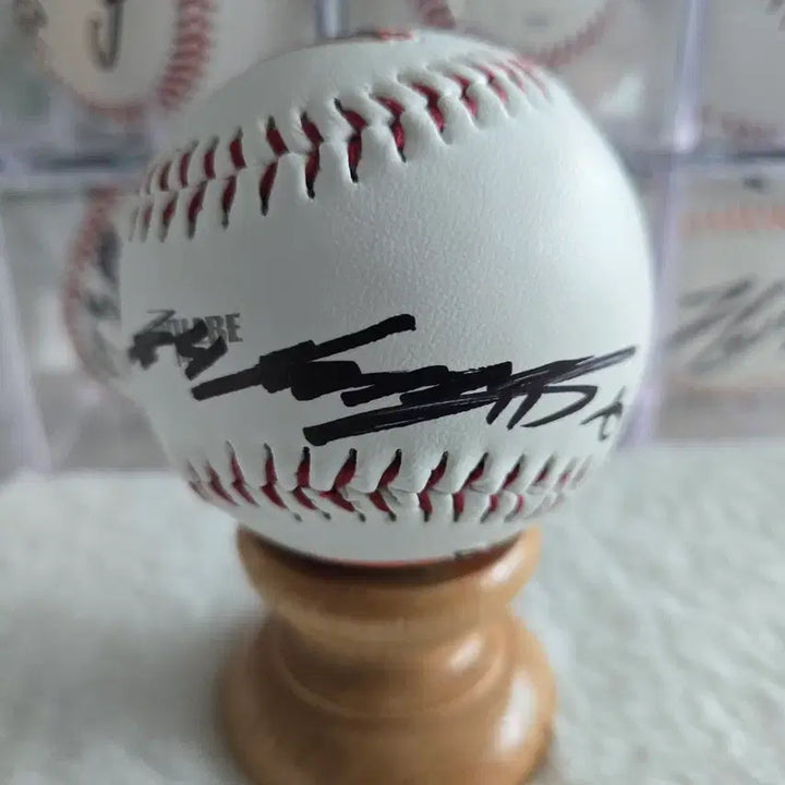 [BUNJANG] Hanwha Eagles Noh Si-hwan Signed Logo Baseball / 한화이글스   노시환 선수님   로고볼   싸인볼