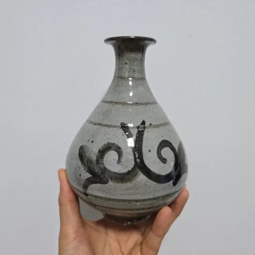 [BUNJANG] Antique Buncheong Iron-Painted Vase / 골동품 분청철화 병