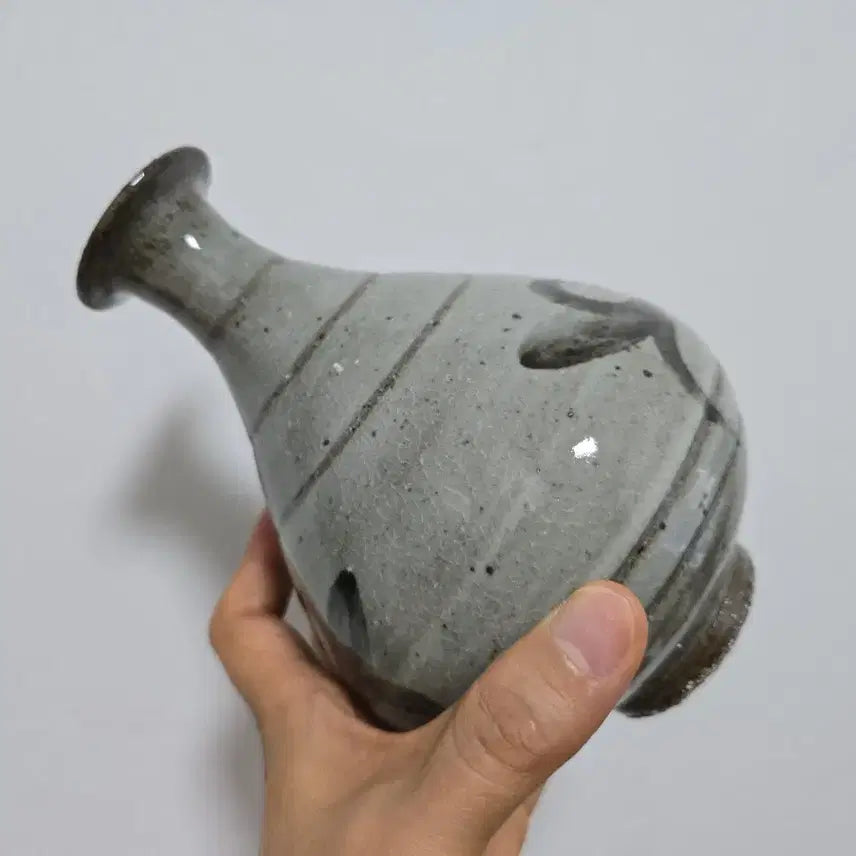 [BUNJANG] Antique Buncheong Iron-Painted Vase / 골동품 분청철화 병