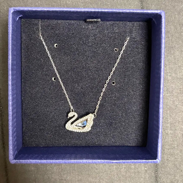 [BUNJANG] Swarovski Swan Necklace / 스와로브스키 백조 목걸이