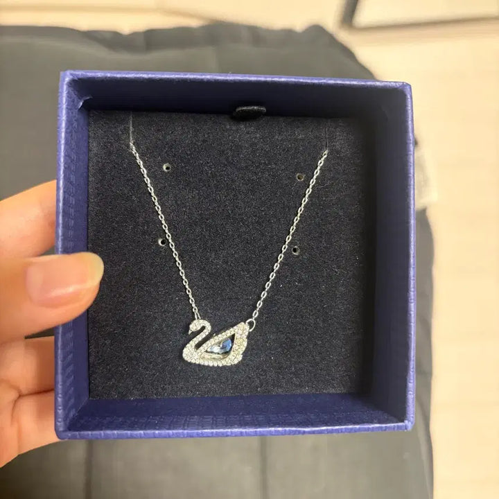[BUNJANG] Swarovski Swan Necklace / 스와로브스키 백조 목걸이