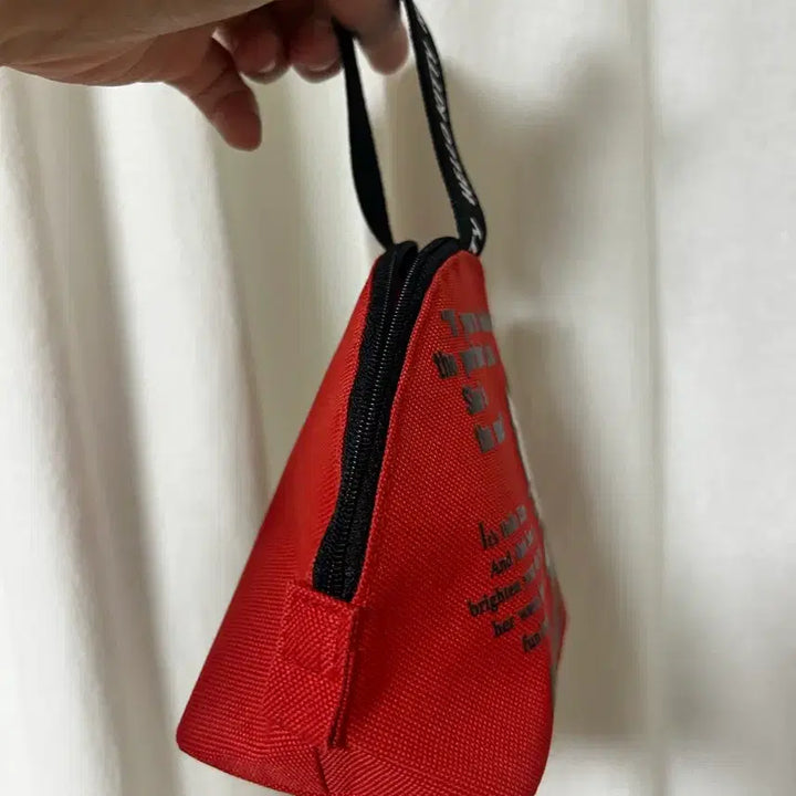 [BUNJANG] Hello Kitty Triangle Pouch / 헬로키티 삼각파우치