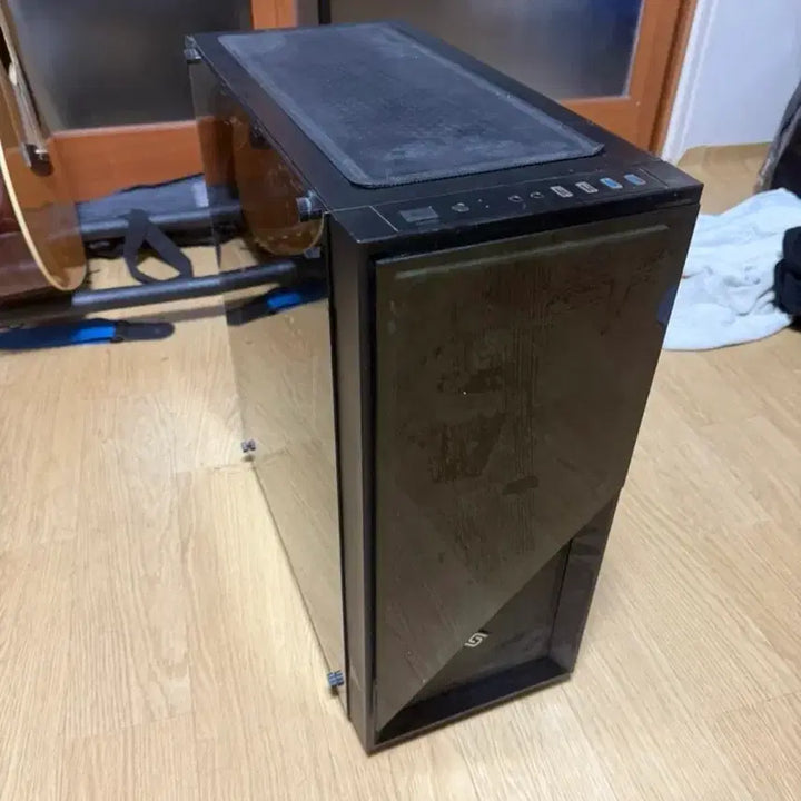 [SOLD OUT] 게이밍 컴퓨터 판매합니다 i5-7500 GTX1080 8GB