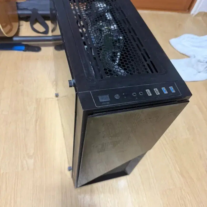 [SOLD OUT] 게이밍 컴퓨터 판매합니다 i5-7500 GTX1080 8GB