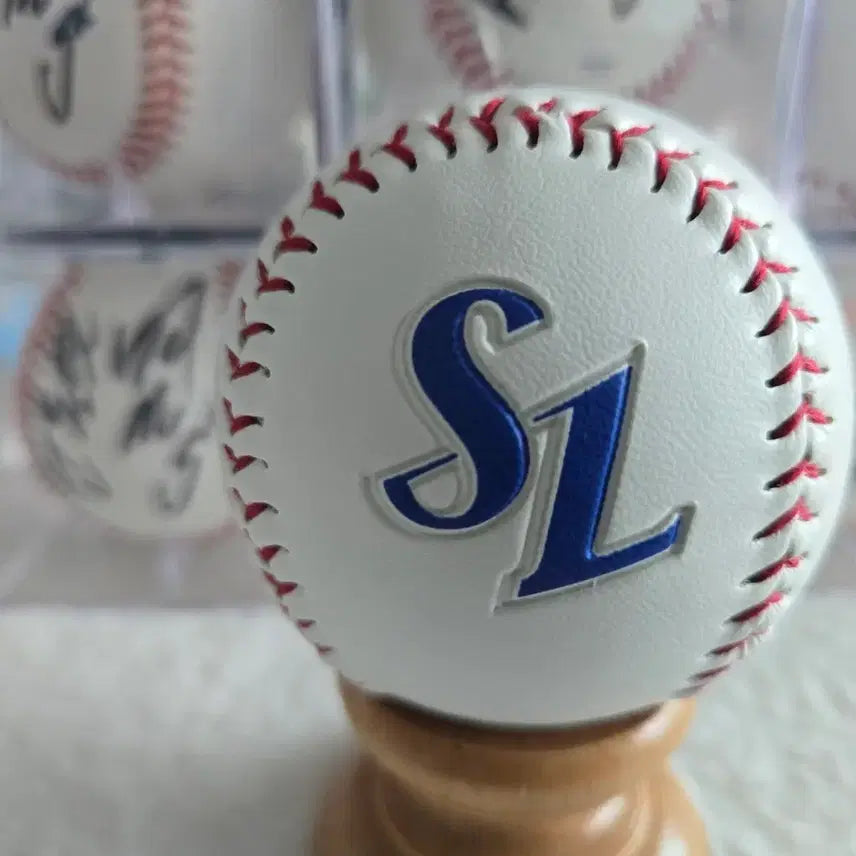[BUNJANG] Samsung Lions Kim Si-jin Legend Signed Baseball / 삼성라이온즈   김시진  레전드님  싸인볼