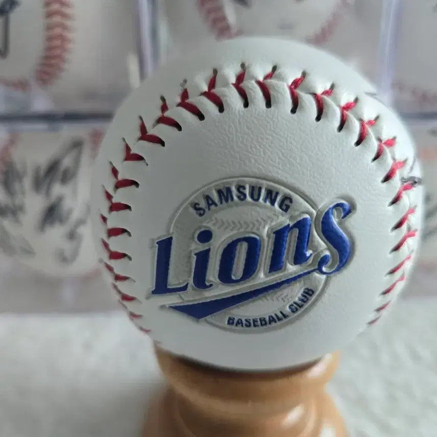 [BUNJANG] Samsung Lions Kim Si-jin Legend Signed Baseball / 삼성라이온즈   김시진  레전드님  싸인볼