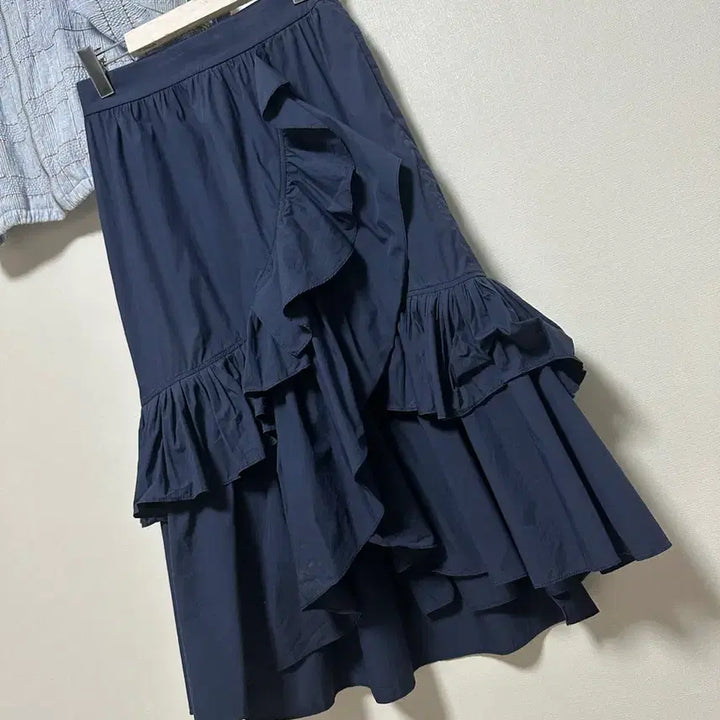 [SOLD OUT] 럭키슈에뜨 언발 러플 롱 스커트