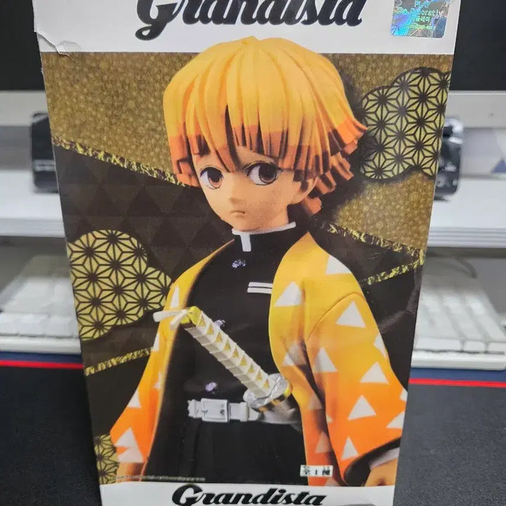 [BUNJANG] Demon Slayer Zenitsu Grandista Figure / 귀멸의 칼날 젠이츠 그란디스타 피규어 새상품 팝니다
