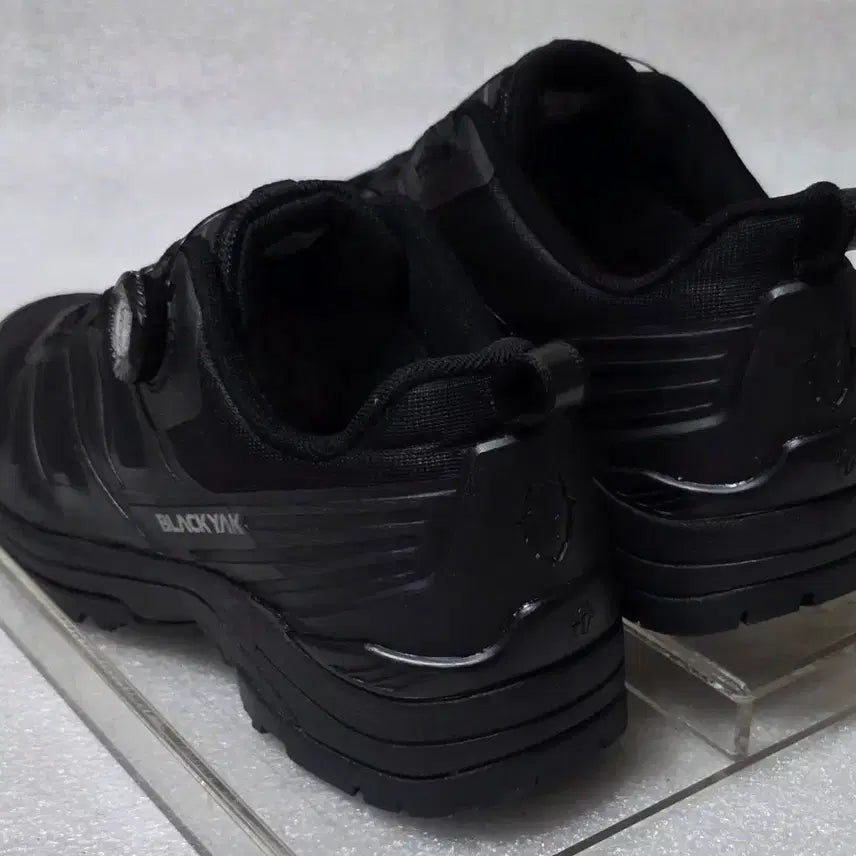 [BUNJANG] Blackyak Gore-Tex Lightweight Hiking Trekking Shoes BOA Dial Men&