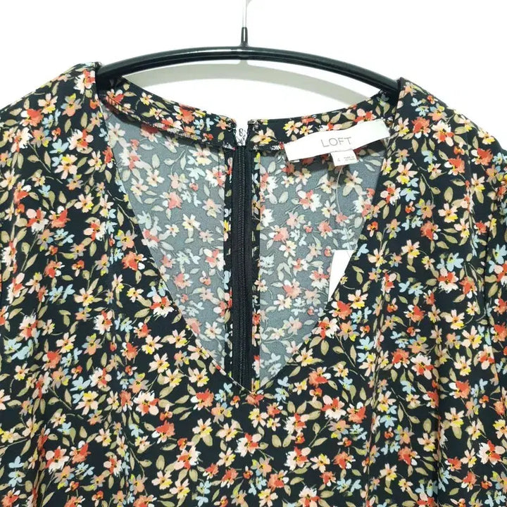 [BUNJANG] LOFT Floral V-Neck Dress / LOFT 플로럴 브이넥 원피스 4_S1947