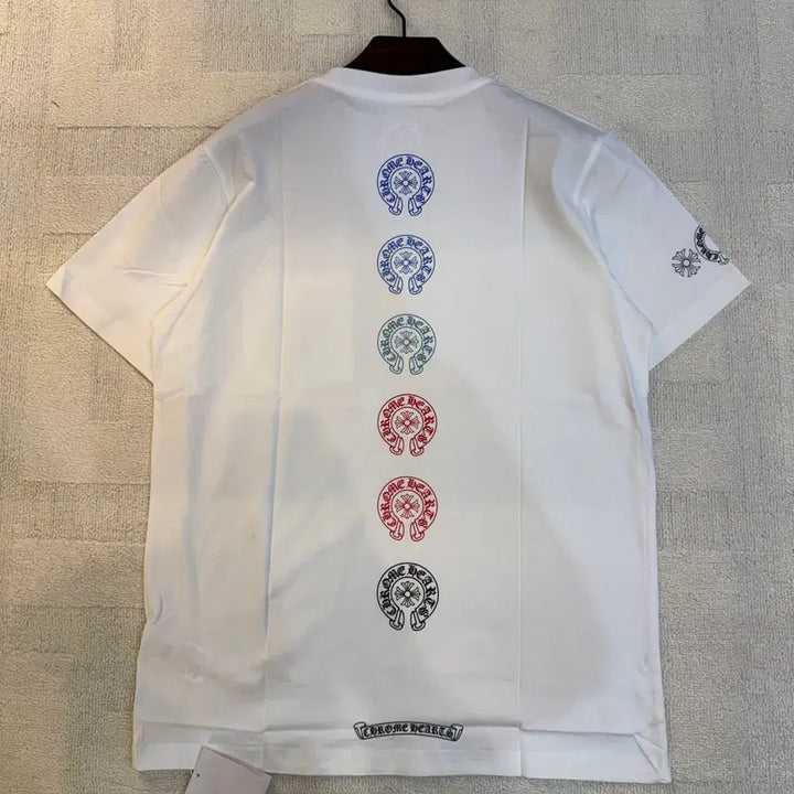 [BUNJANG] Chrome Hearts Multicolor Horseshoe Pocket T-Shirt / 크롬하츠 멀티 컬러 호스슈 포켓 반팔 티셔츠 라운드넥