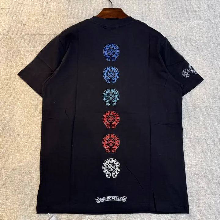 [BUNJANG] Chrome Hearts Multicolor Horseshoe Pocket T-Shirt / 크롬하츠 멀티 컬러 호스슈 포켓 반팔 티셔츠 라운드넥