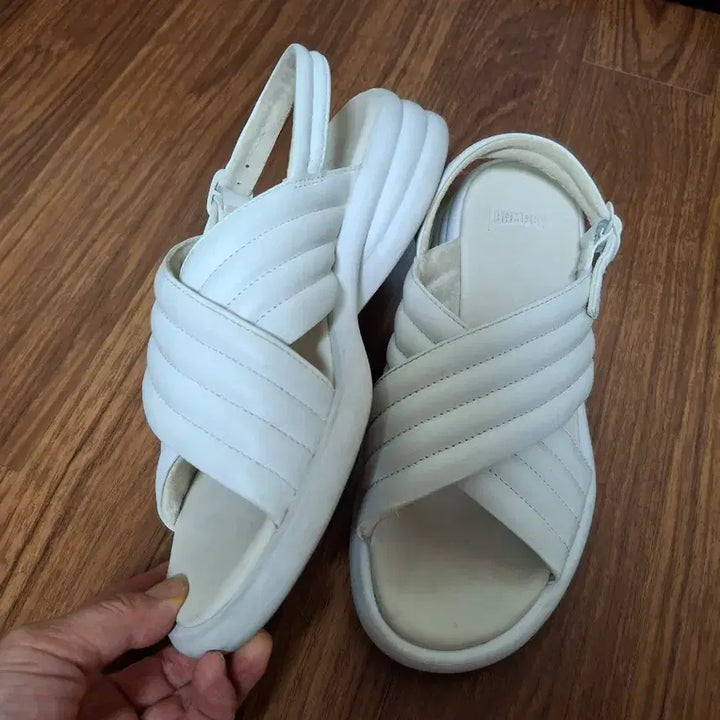 [BUNJANG] Camper White Sandals Size 39 (250mm) / 캠퍼 화이트 샌들 39사이즈  250