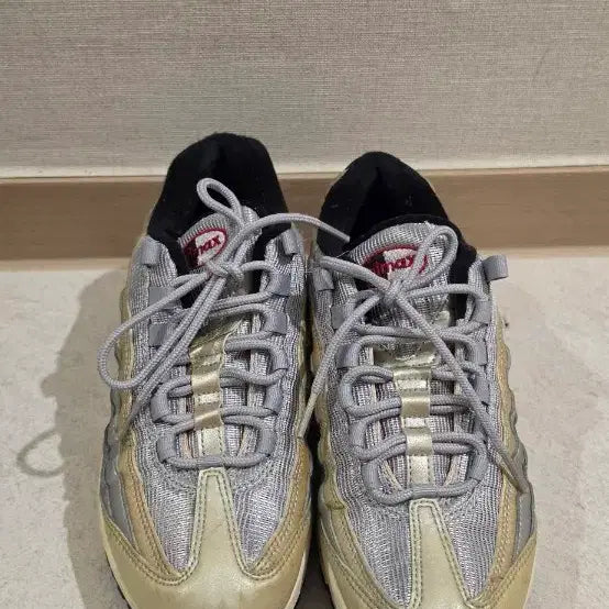 [BUNJANG] Nike Air Max 95 Silver Used Sneakers / 나이키 에어맥스 95 실버 250 사용감있는중고입니다.