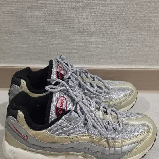 [BUNJANG] Nike Air Max 95 Silver Used Sneakers / 나이키 에어맥스 95 실버 250 사용감있는중고입니다.
