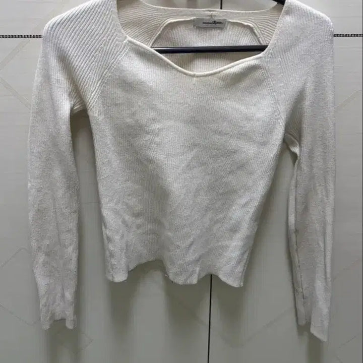 [BUNJANG] Ivory Square Neck Knit Top / 아이보리 스퀘어넥 니트