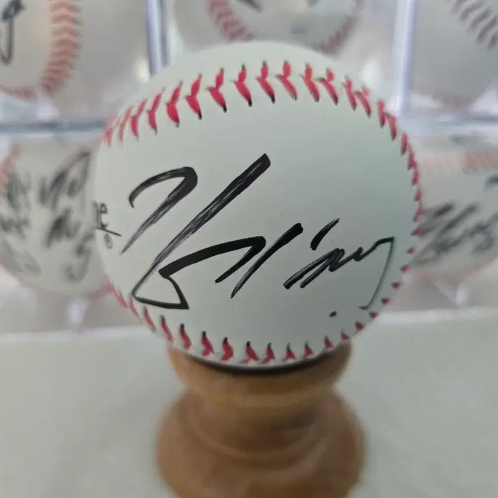 [BUNJANG] Kia Tigers Kim Ki-tae Autographed Baseball / 기아  엘지  김기태 감독님  싸인볼