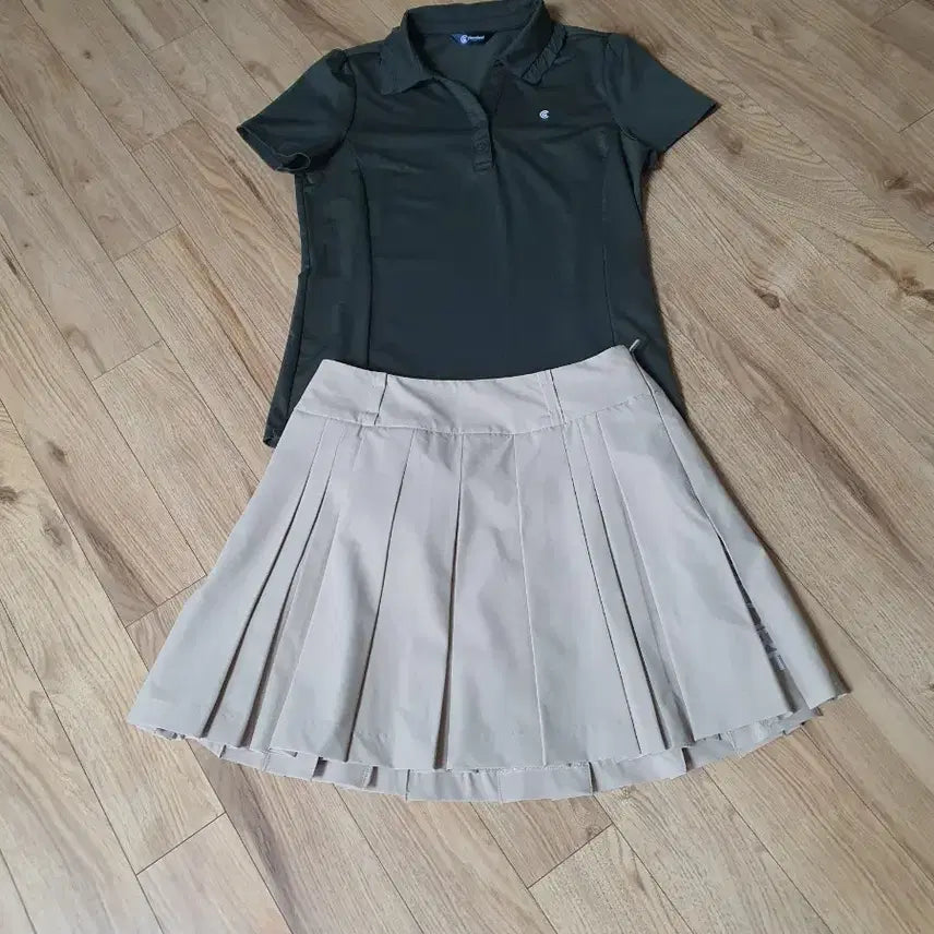 [BUNJANG] G/FORE Pleated Golf Skirt (Beige, Size 64) + Cleveland Cooling T-shirt (Khaki, Size 90) / (정품) G/FORE 골프 플리츠스커트 베이지64  + 클리블랜드 냉감티