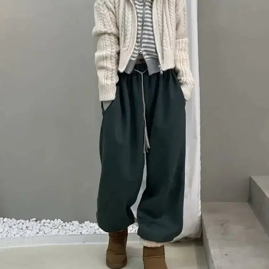 [BUNJANG] Velvet Jogger Pants with Tassel Detail / (새상품) 모리걸 테슬 벨벳 조거 트레이닝 팬츠 바지