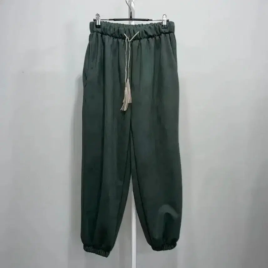 [BUNJANG] Velvet Jogger Pants with Tassel Detail / (새상품) 모리걸 테슬 벨벳 조거 트레이닝 팬츠 바지