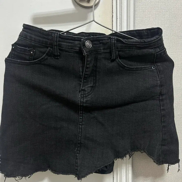 [BUNJANG] Black Denim Asymmetric Skirt Pants / 흑청 언발 데님 치마바지