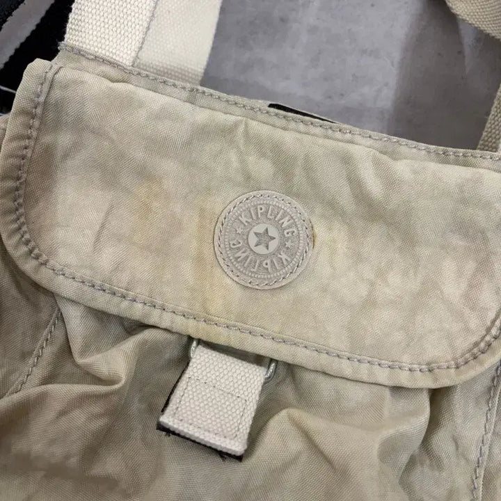 [BUNJANG] Kipling Vintage Nylon Tote Shoulder Bag Ivory / OS 빈티지 키플링 나일론 토트백 숄더백 아이보리