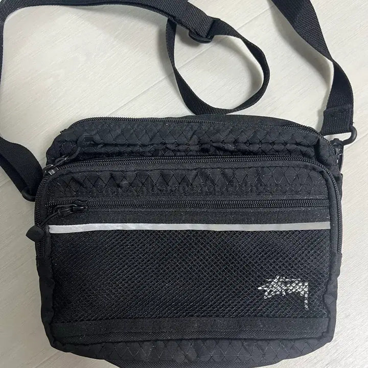 [SOLD OUT] 스투시 크로스백 블랙