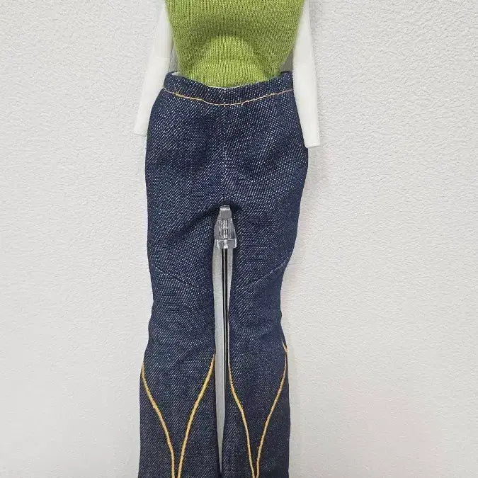 [BUNJANG] 16-inch Doll Clothes Set: Green Knit and Jeans with Gold Embroidery / 16인치 인형의상