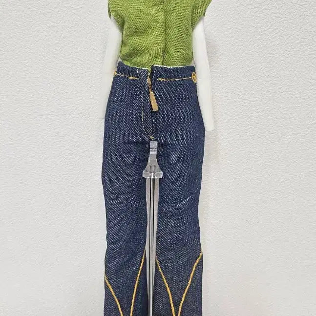 [BUNJANG] 16-inch Doll Clothes Set: Green Knit and Jeans with Gold Embroidery / 16인치 인형의상
