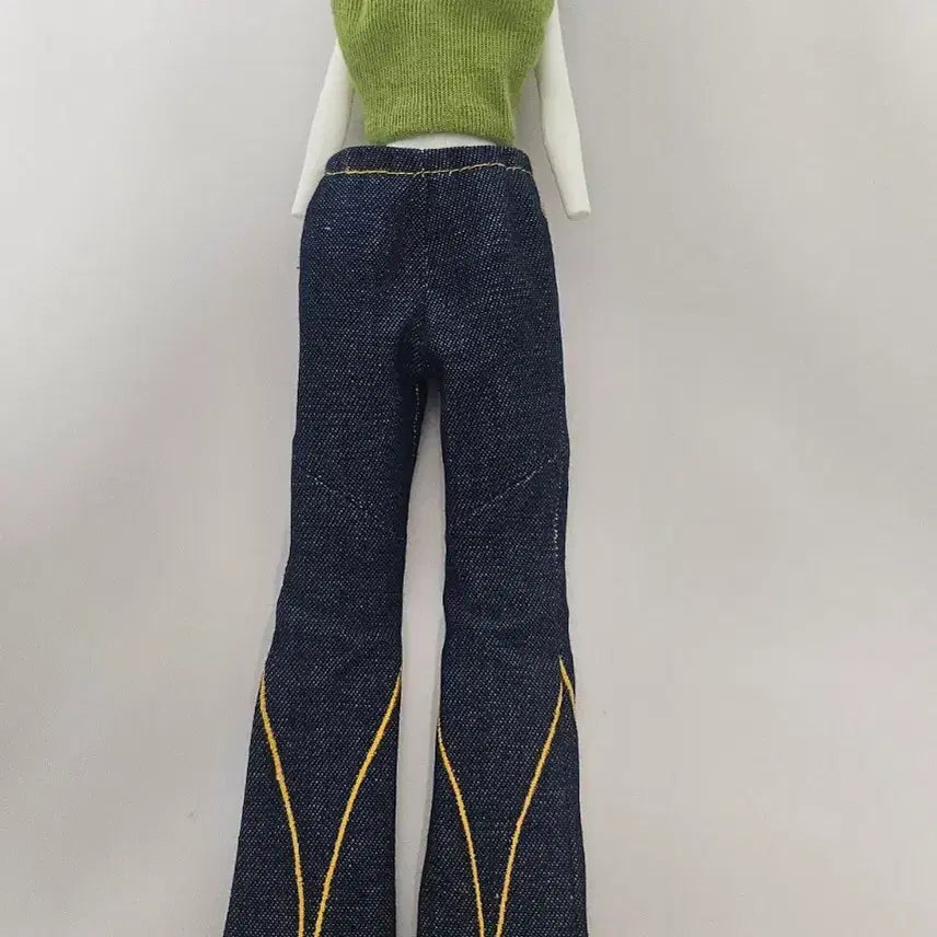 [BUNJANG] 16-inch Doll Clothes Set: Green Knit and Jeans with Gold Embroidery / 16인치 인형의상