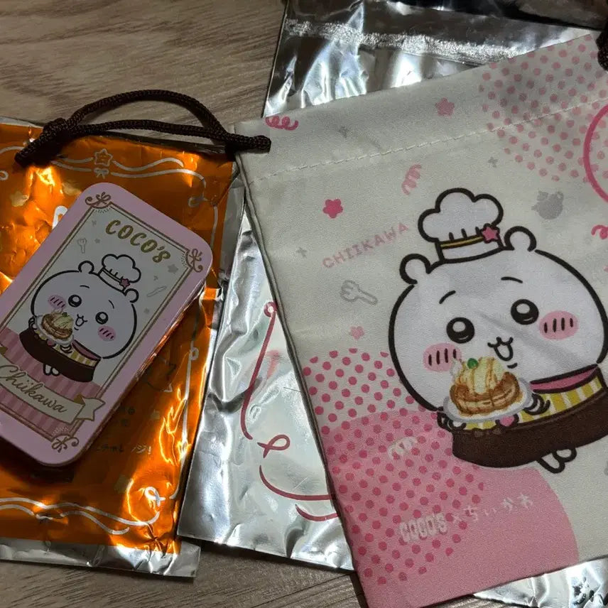 [BUNJANG] Chiikawa x Cocos Collaboration Pouch and Slide Tin Case Bundle Set / 일괄) 치이카와 코코스 콜라보 특전/노벨티 파우치 슬라이드 틴케이스