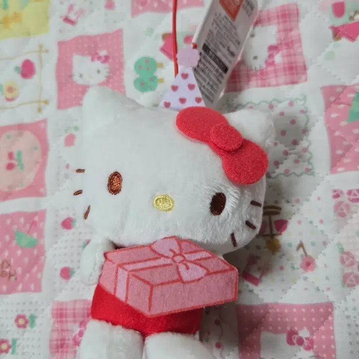 [BUNJANG] Authentic Monchhichi x Hello Kitty Anniversary Collaboration Mascot Doll / 정품 몬치치 헬로키티 콜라보 애니버서리 선물상자 마스코트