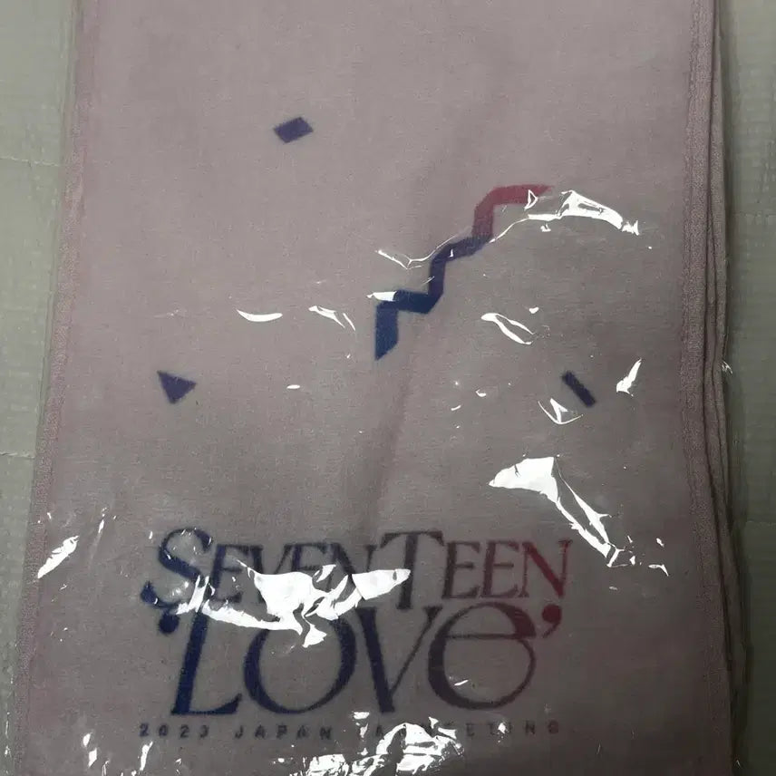 [SOLD OUT] 세븐틴 2023 러브 팬미팅 머플러 타월 디노
