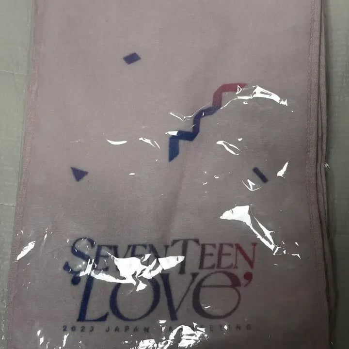 [SOLD OUT] 세븐틴 2023 러브 팬미팅 머플러 타월 디노