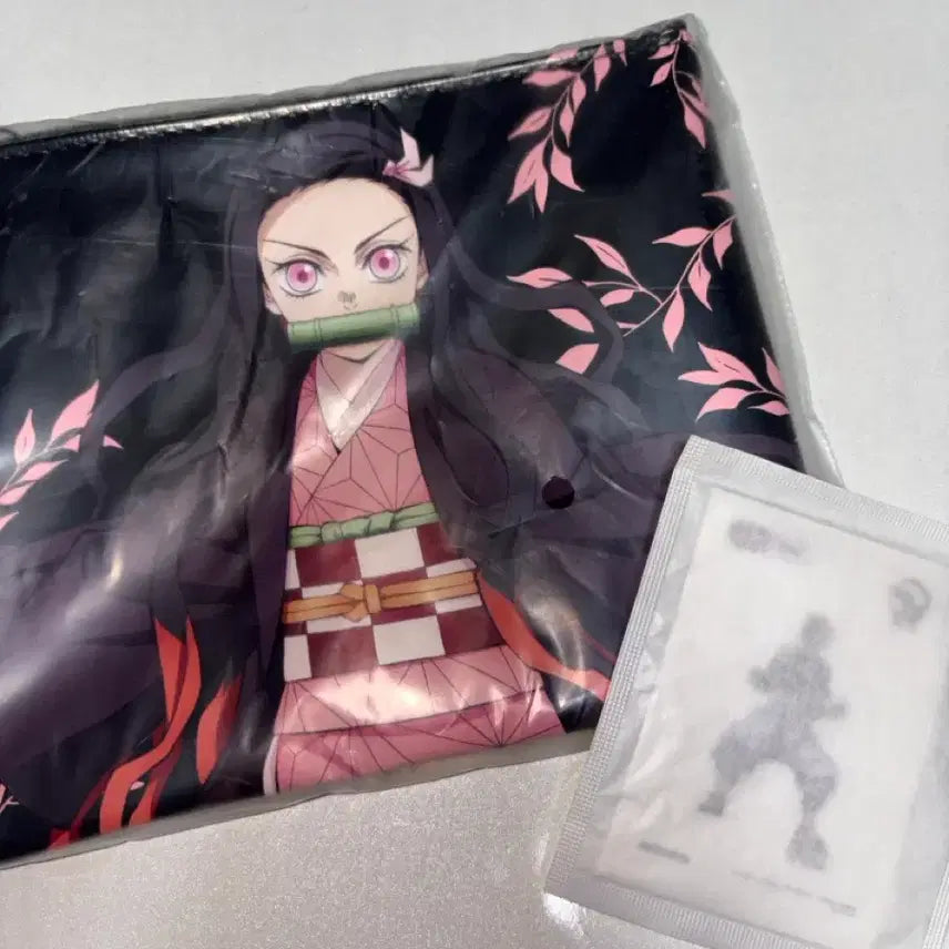 [SOLD OUT] (미개봉) 귀멸의칼날 메디힐 콜라보 네즈코 파우치, 아카자 씰